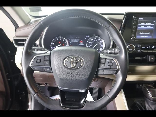 Used 2021 Toyota Highlander XLE image 31