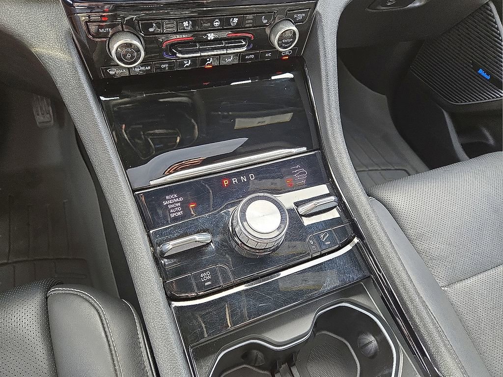 Used 2023 Jeep Grand Cherokee Overland w/ Luxury Tech Group IV image 32