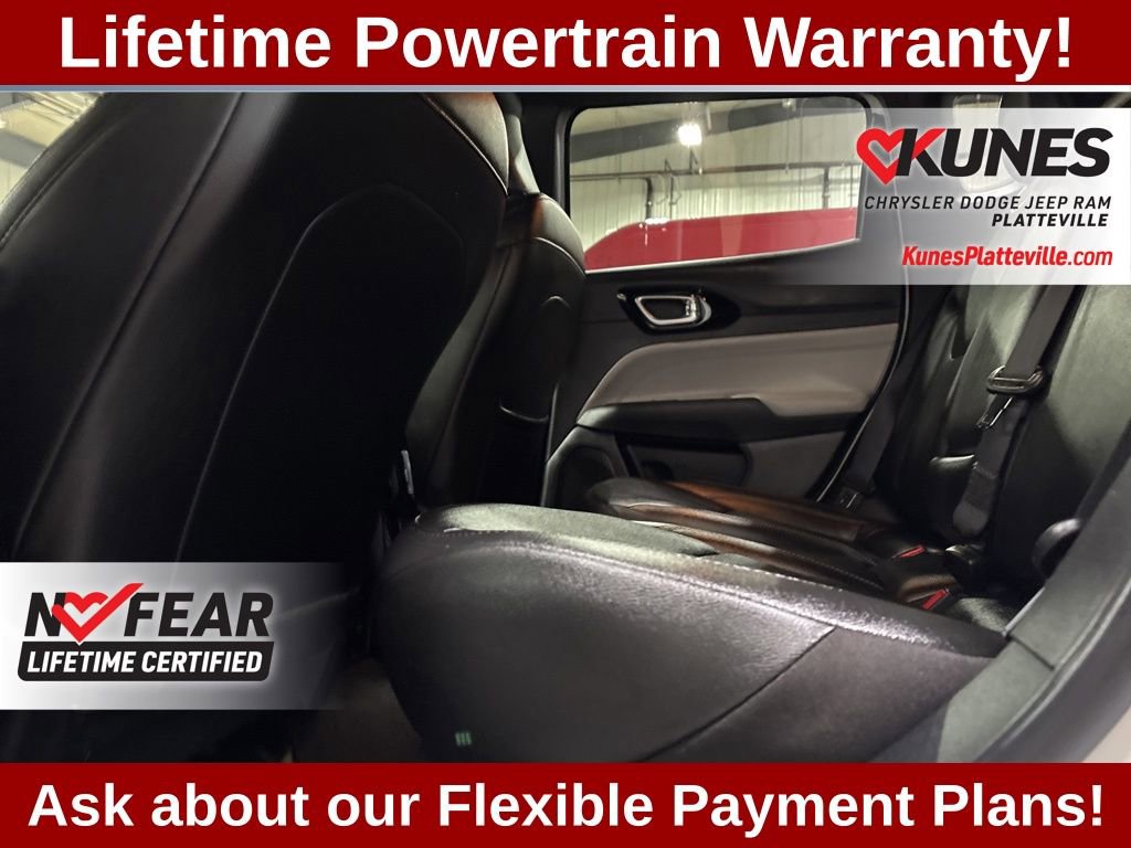 Used 2025 Jeep Compass Limited image 16