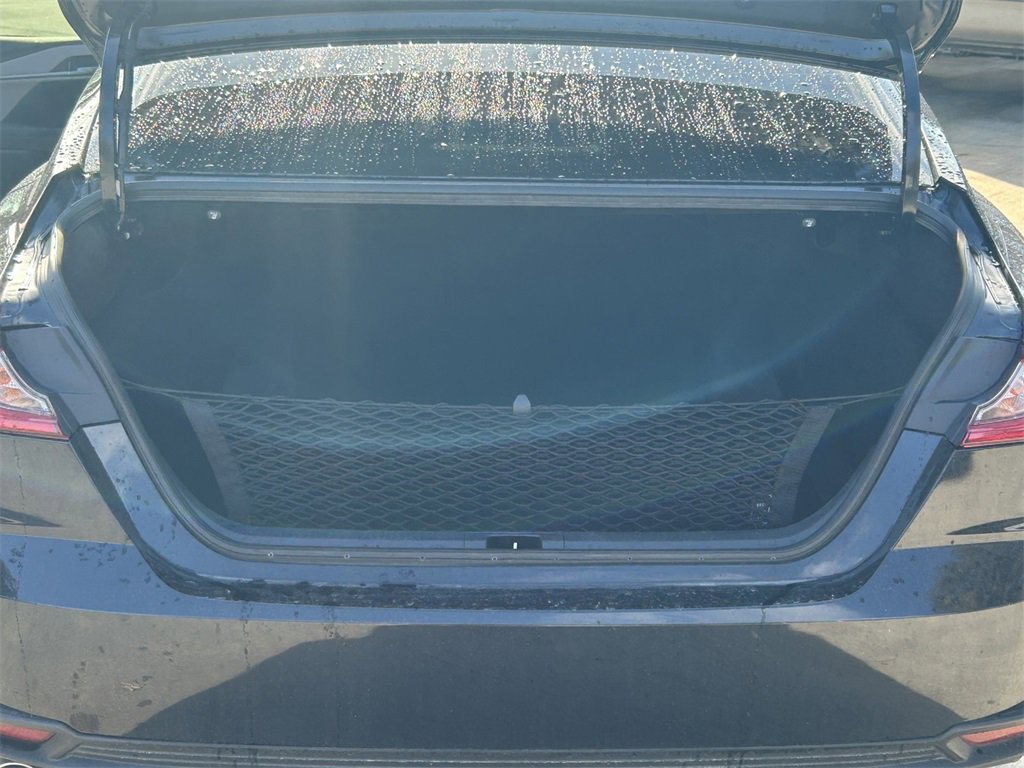 Used 2025 Toyota Camry SE image 14