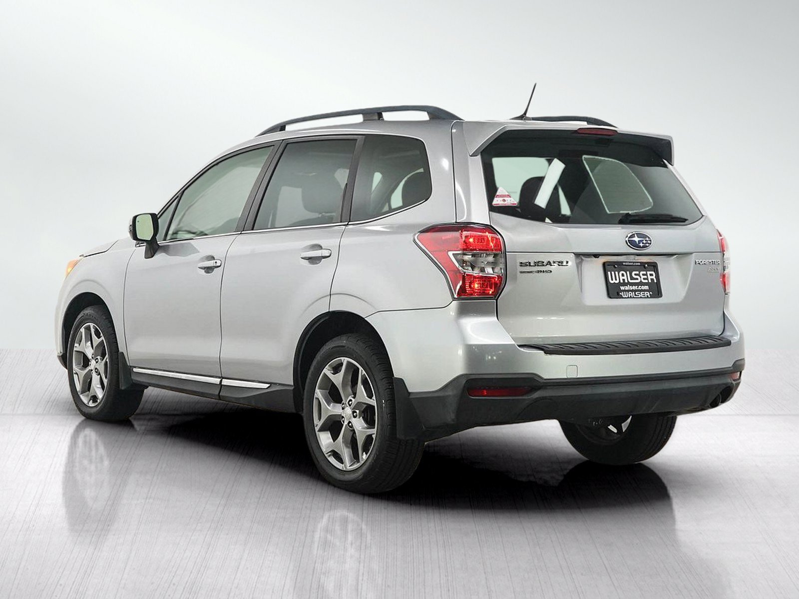 Used 2015 Subaru Forester 2.5i Touring w/ Eyesight & Navigation System AWD/4WD image 3