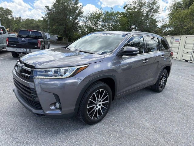 Certified 2018 Toyota Highlander SE FWD image 5