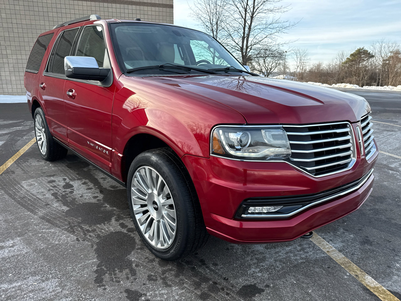 Used 2017 Lincoln Navigator Select image 3