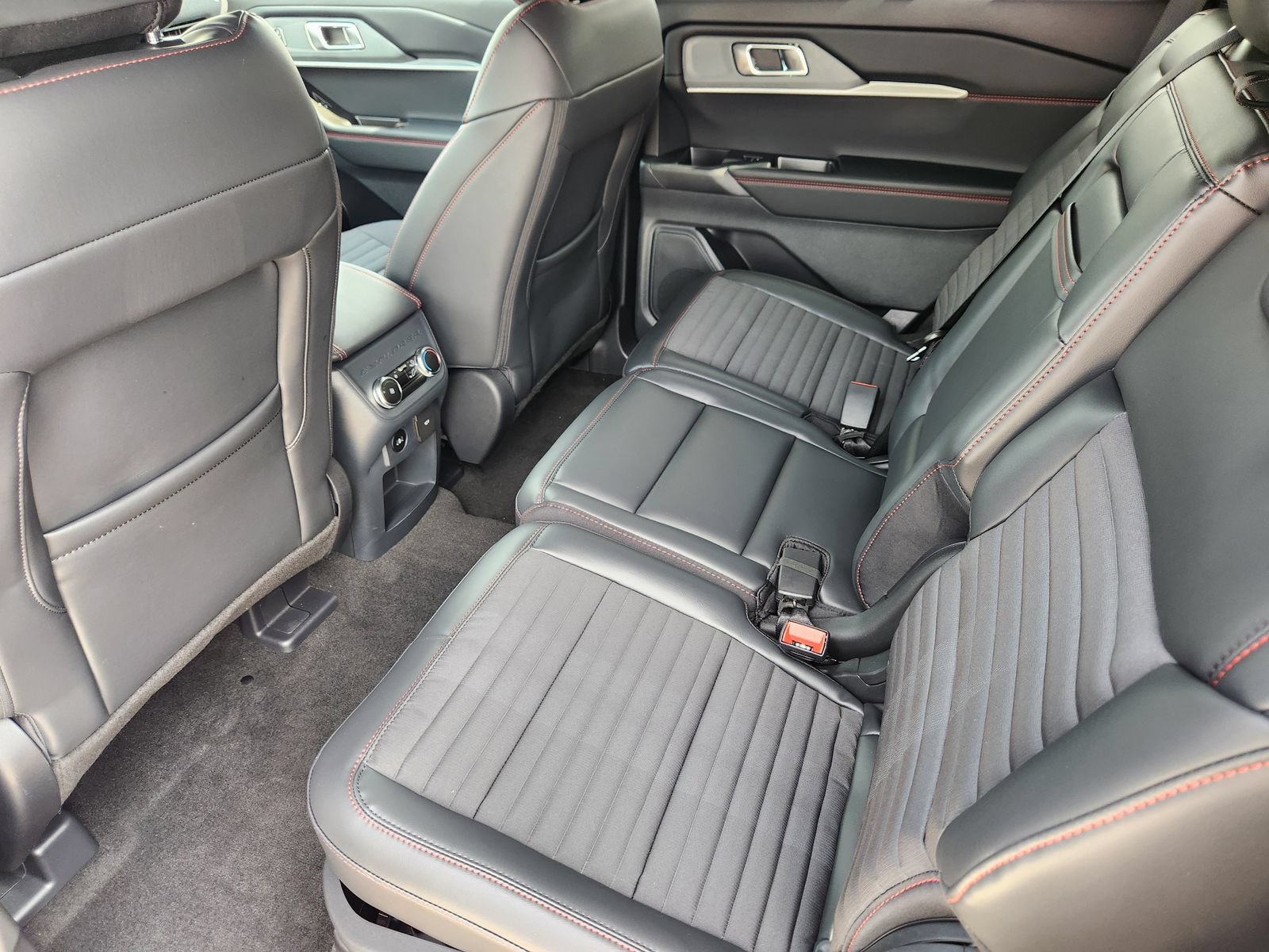 New 2026 Ford Explorer ST-Line RWD image 23