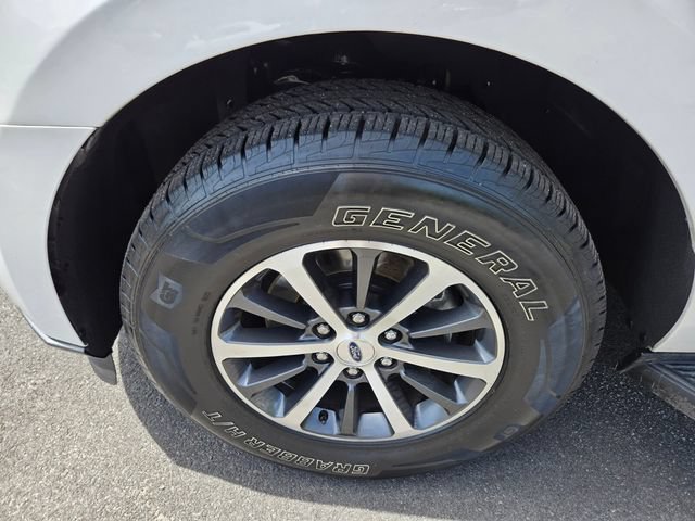 Used 2018 Ford Expedition XLT w/ Equipment Group 201A AWD/4WD image 21