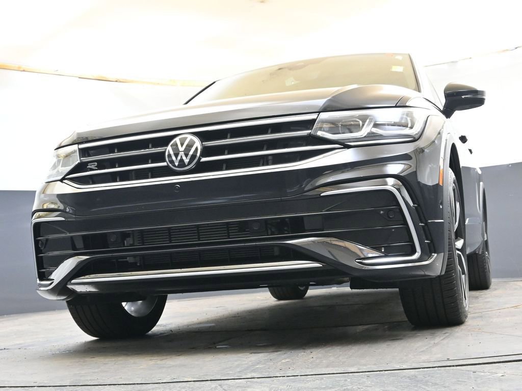 Used 2023 Volkswagen Tiguan SEL R-Line image 30