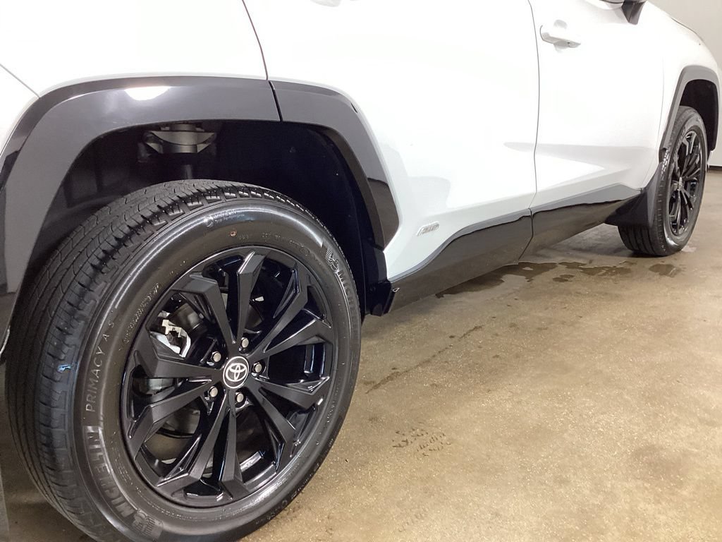 Used 2023 Toyota RAV4 XSE AWD/4WD image 9