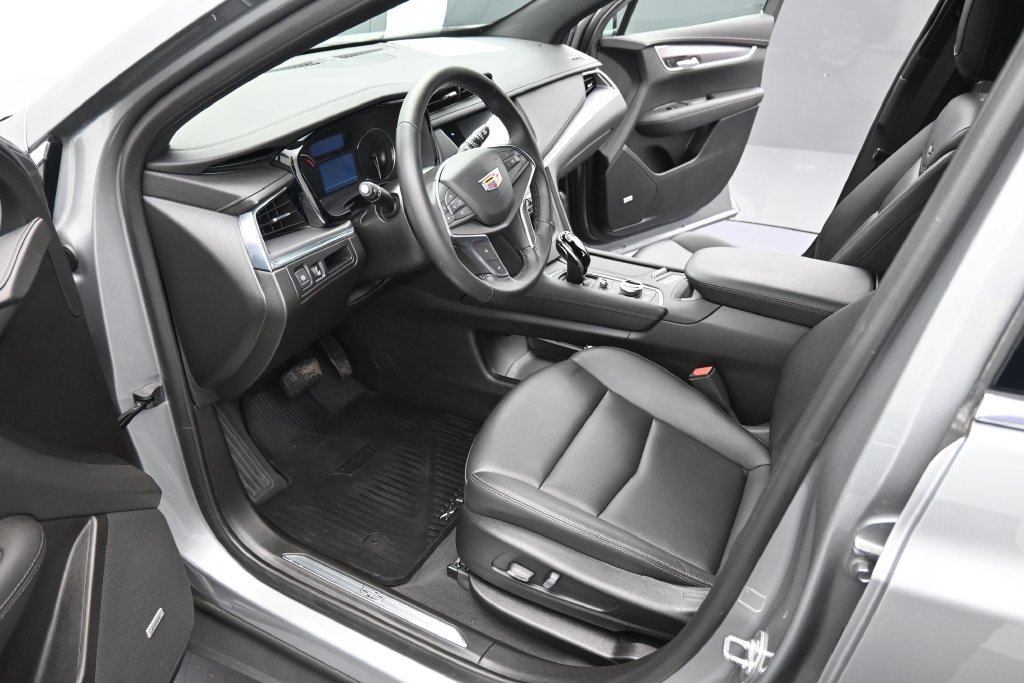 Used 2025 Cadillac XT5 Luxury AWD/4WD image 11