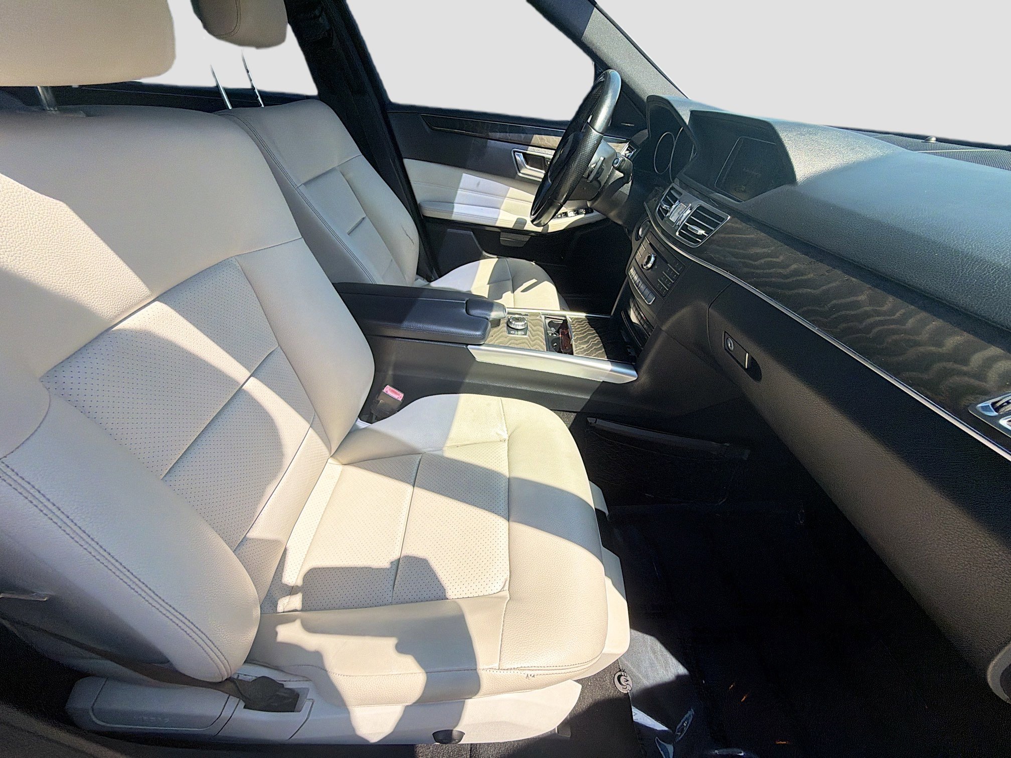 Used 2016 Mercedes-Benz E 350 Sedan w/ Premium Package image 29