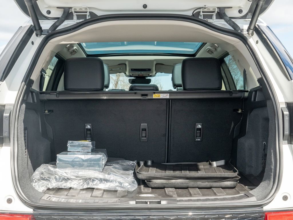 Certified 2024 Land Rover Discovery Sport S AWD/4WD image 38