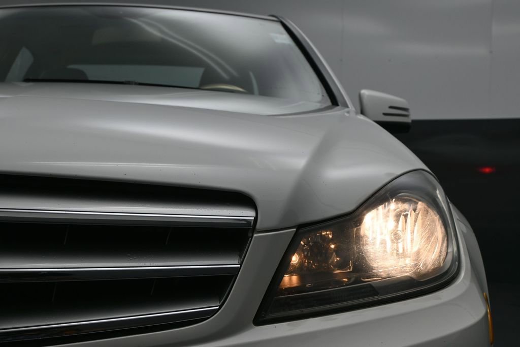 Used 2013 Mercedes-Benz C 250 Sedan image 10