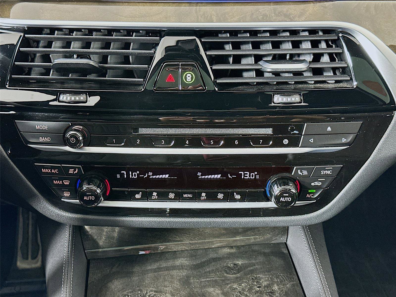 Used 2018 BMW M550i xDrive image 16