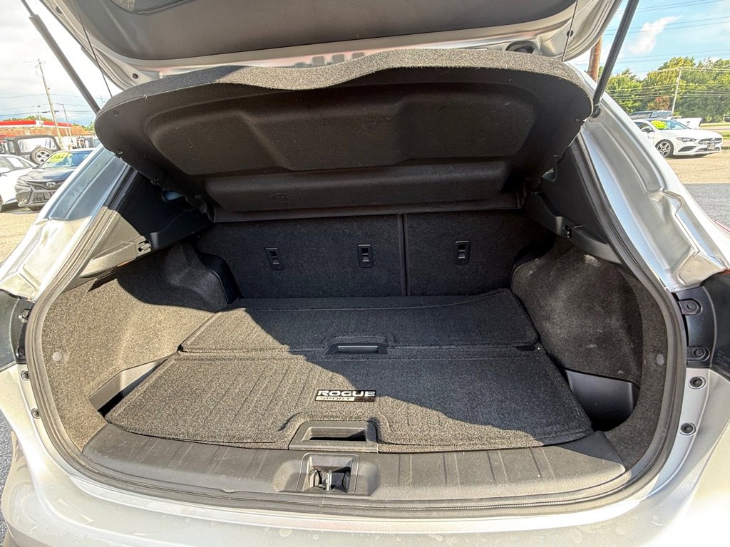 Used 2021 Nissan Rogue Sport SL w/ Premium Package image 11