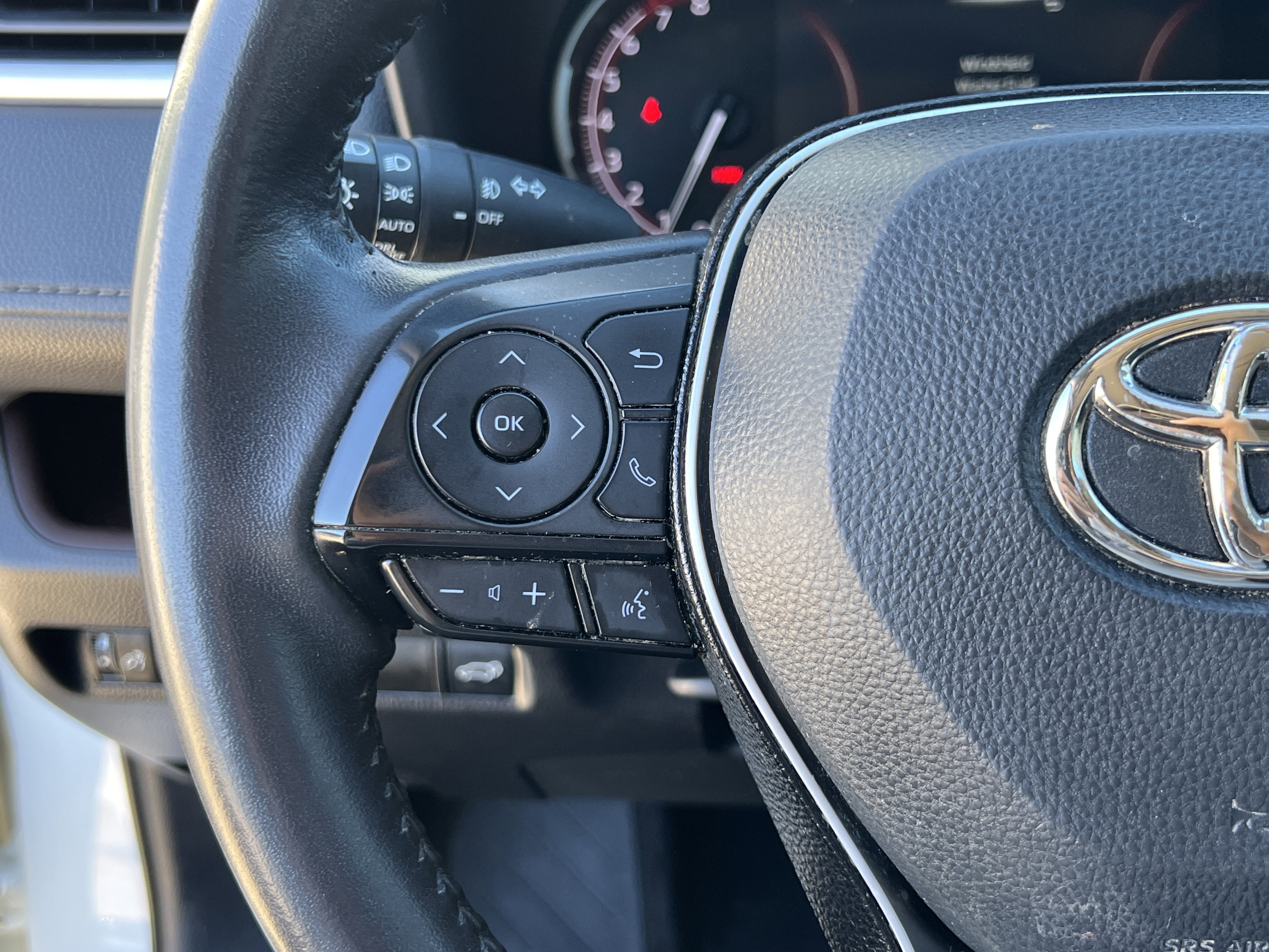 Used 2022 Toyota RAV4 Limited image 35