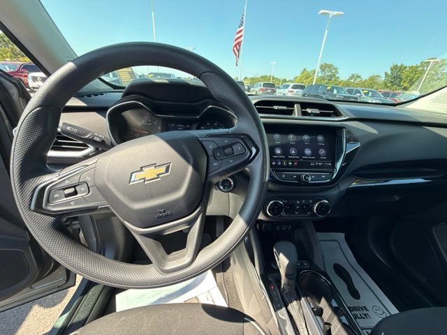 Used 2023 Chevrolet TrailBlazer LT w/ Convenience Package FWD image 16