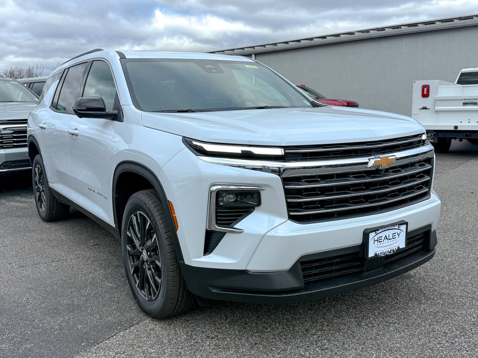 New 2026 Chevrolet Traverse LT w/ Sun and Wheel Package