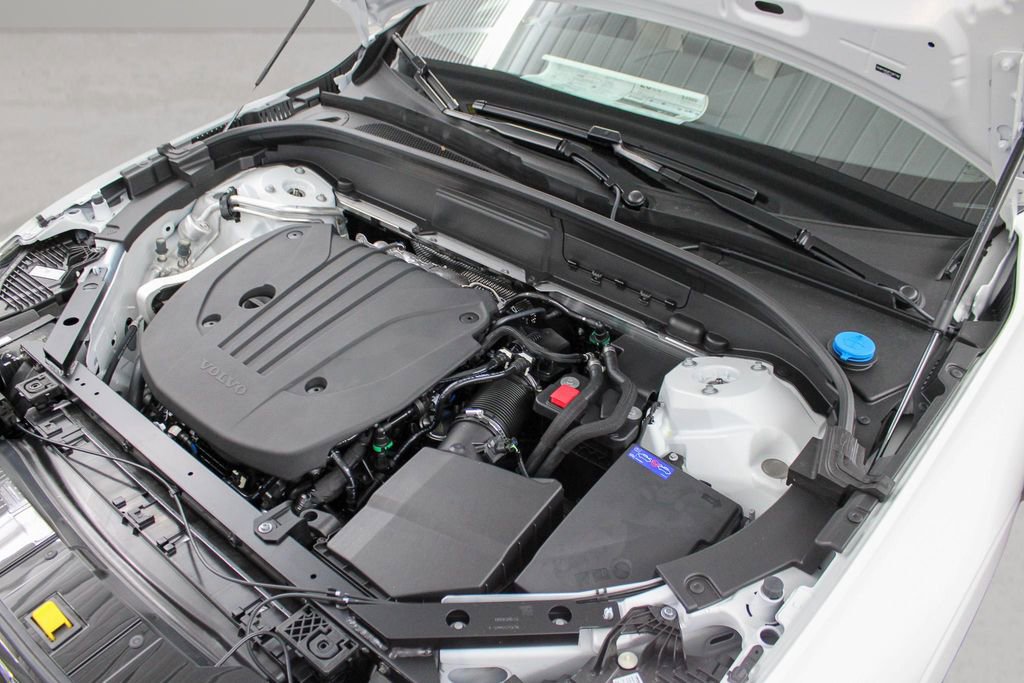 New 2026 Volvo XC60 B5 Plus w/ Protection Package Premier AWD/4WD image 9