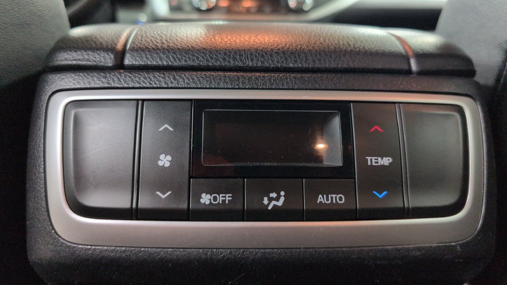 Used 2017 Toyota Highlander SE AWD/4WD image 21