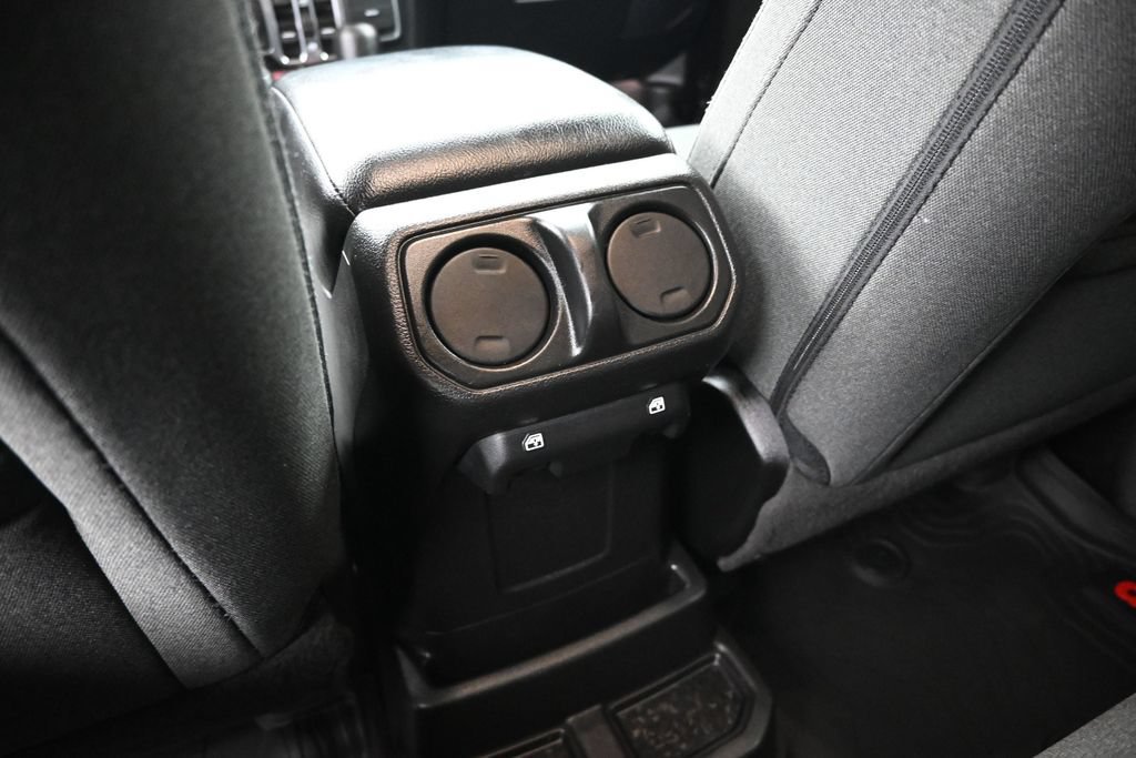 Used 2024 Jeep Wrangler Unlimited AWD/4WD image 19