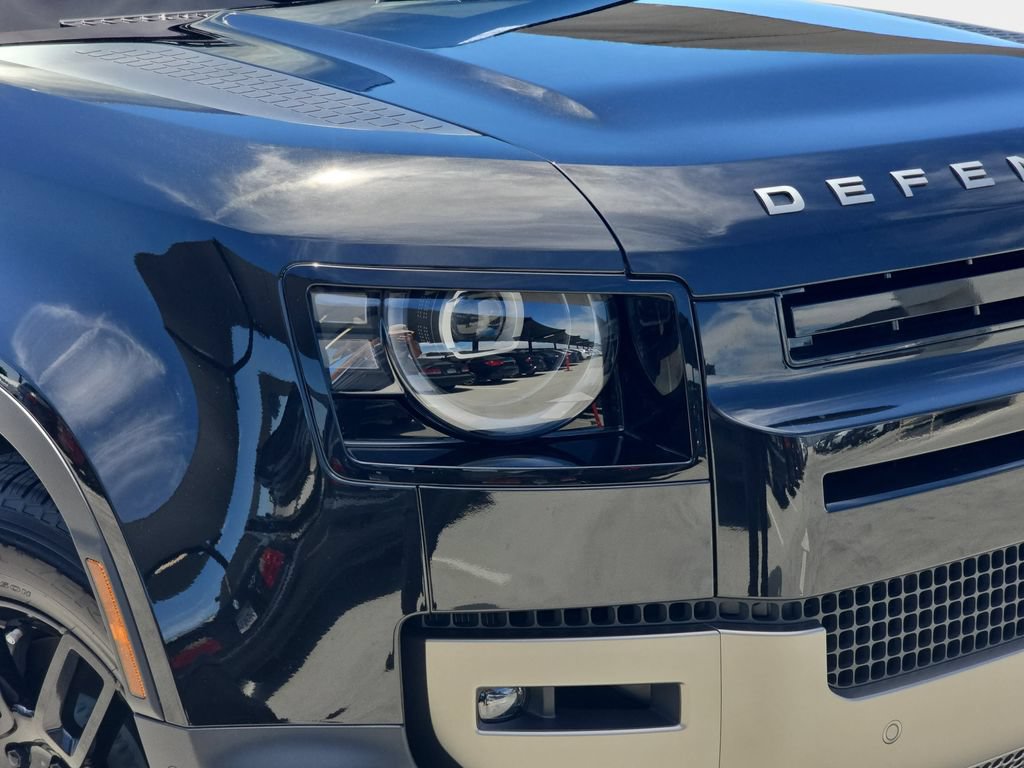 New 2026 Land Rover Defender 110 S AWD/4WD image 32