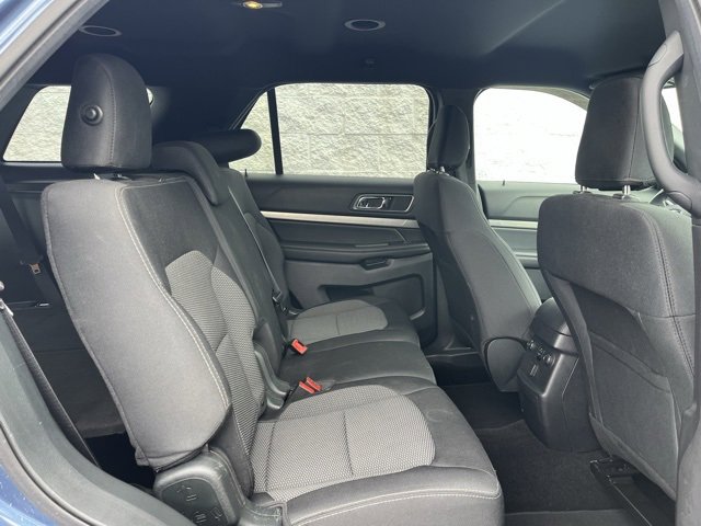 Used 2019 Ford Explorer XLT w/ Equipment Group 201A image 9