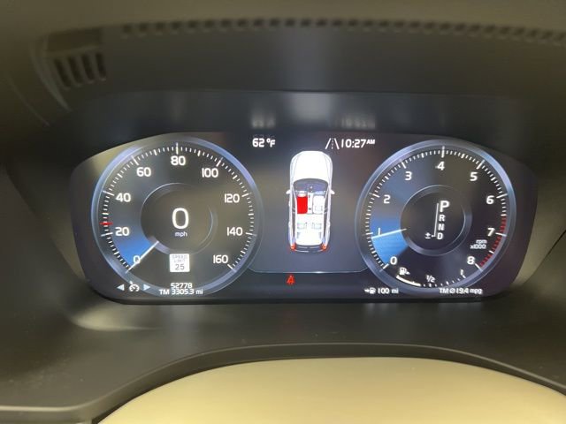Used 2021 Volvo XC60 T5 Momentum w/ Protection Package Premier image 16