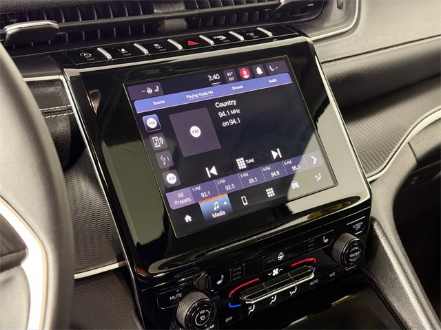 Used 2023 Jeep Grand Cherokee Laredo image 14