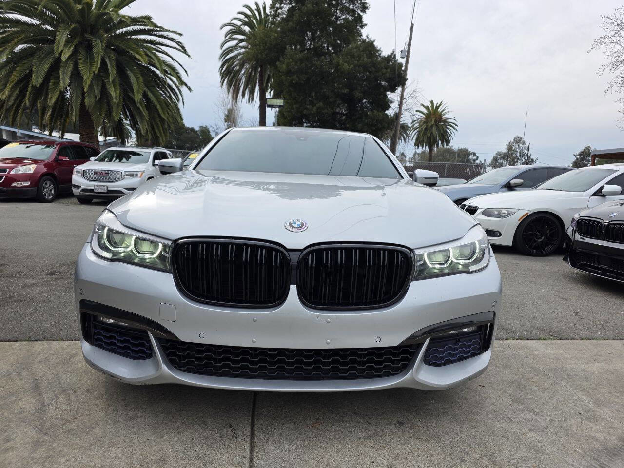 Used 2016 BMW 740i image 4