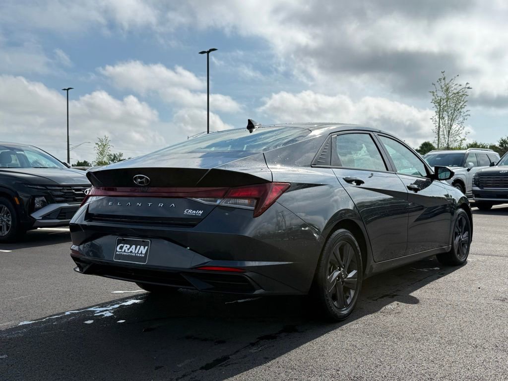 Used 2023 Hyundai Elantra SEL FWD image 5