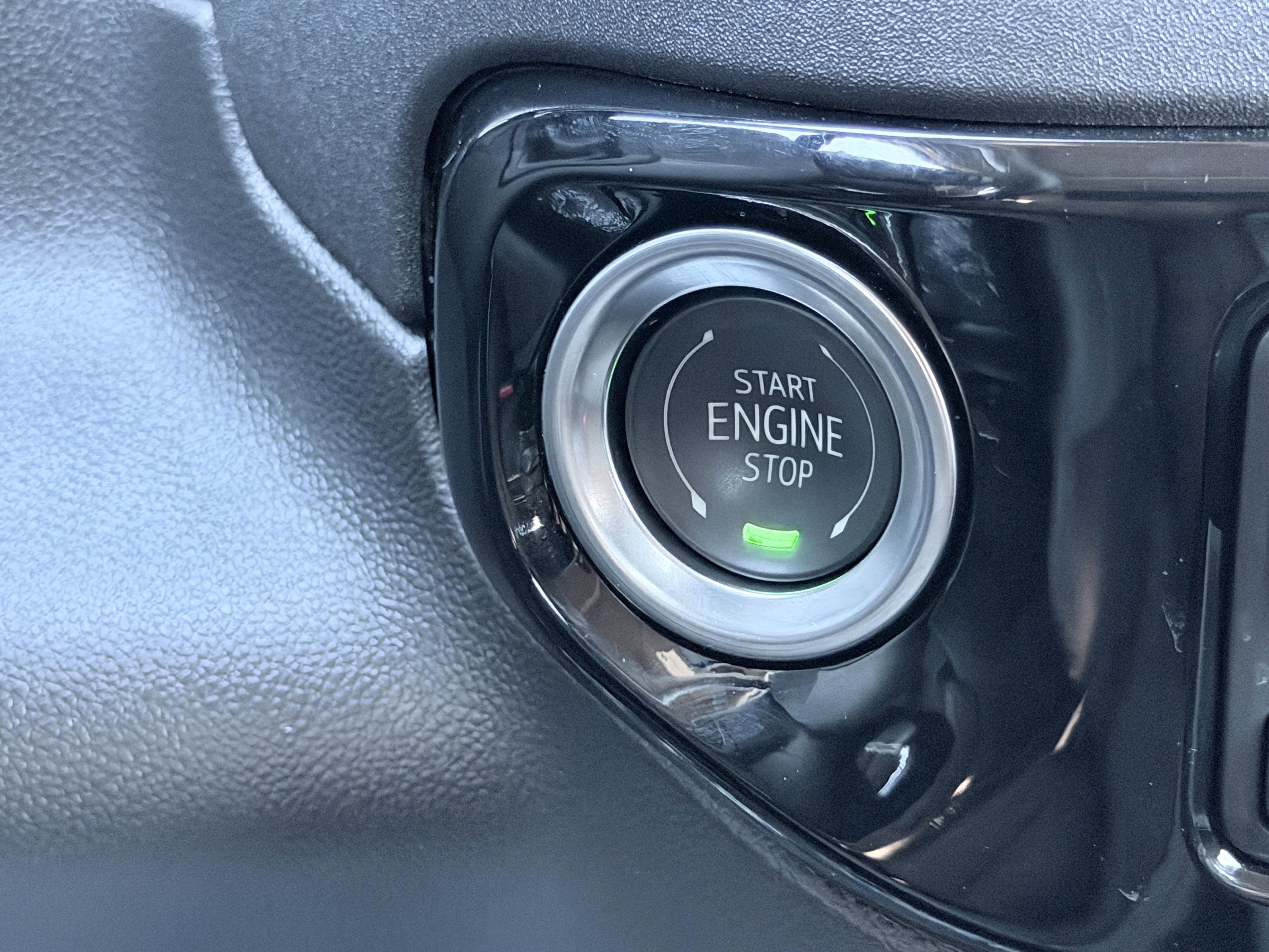 Used 2025 GMC Sierra 1500 SLT image 35