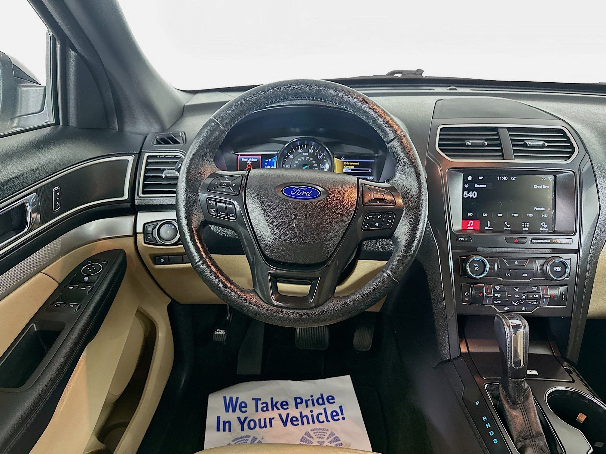 Used 2017 Ford Explorer XLT w/ Equipment Group 202A AWD/4WD image 20