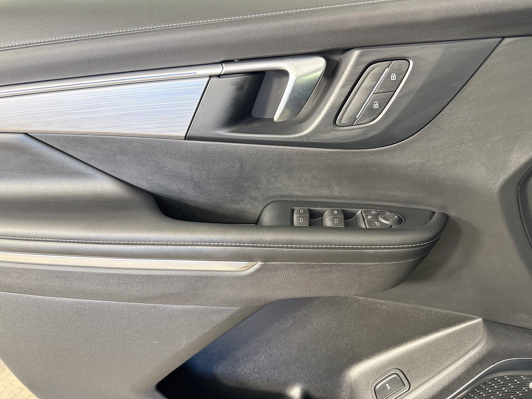 Used 2025 Buick Enclave Preferred FWD image 20