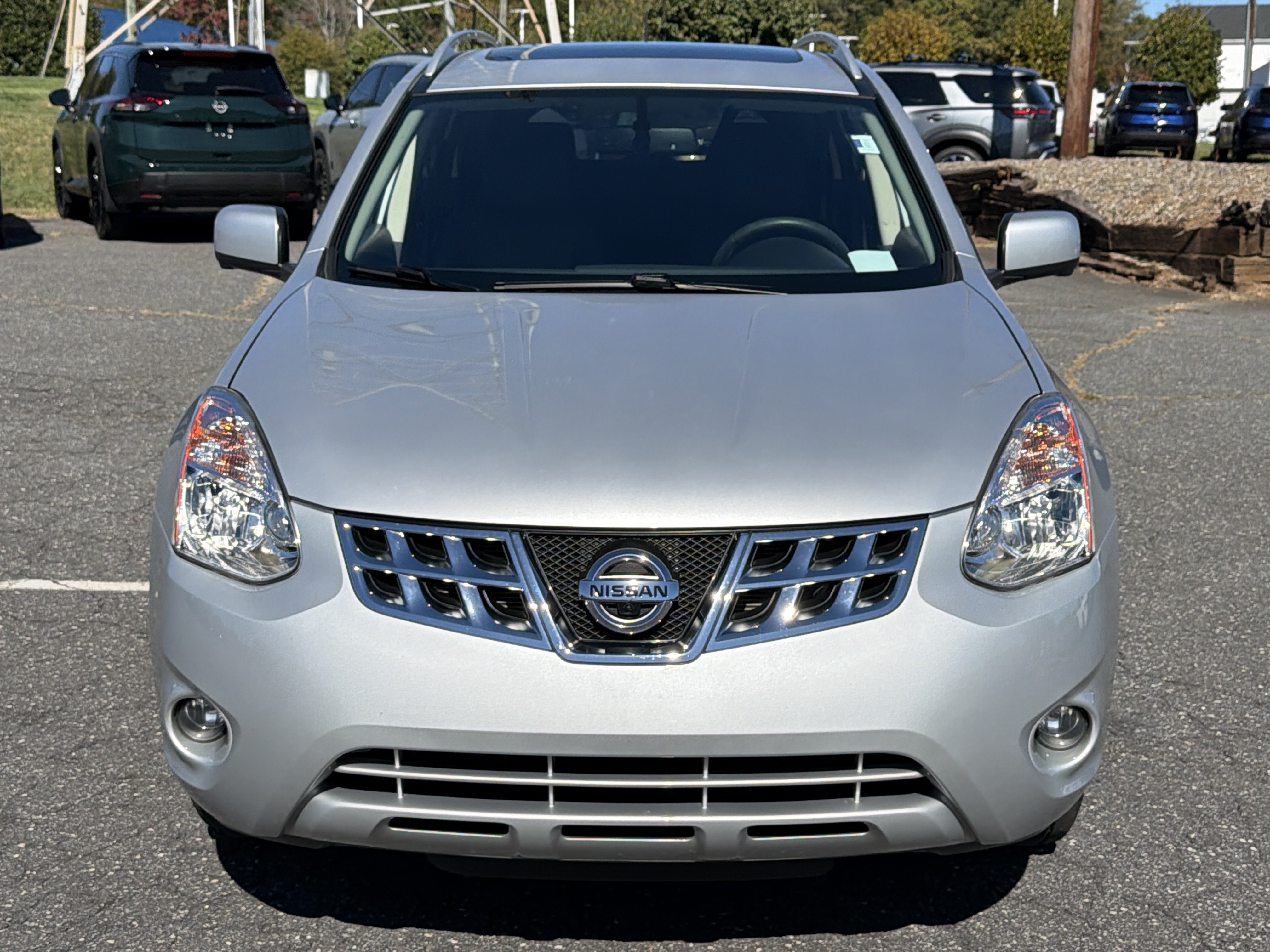 Used 2013 Nissan Rogue SL AWD/4WD image 2