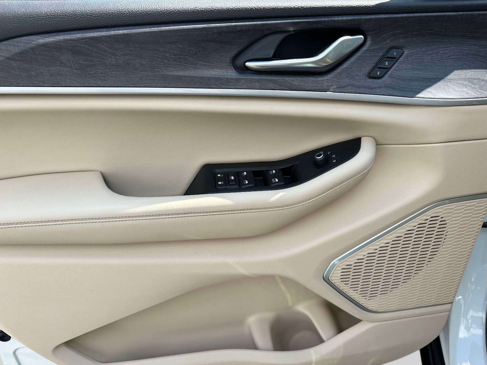 Used 2021 Jeep Grand Cherokee L Limited image 18