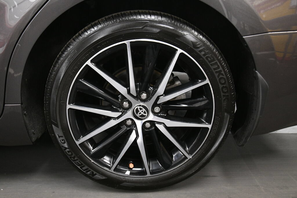 Certified 2024 Toyota Camry SE w/ Cold Weather Package FWD image 31