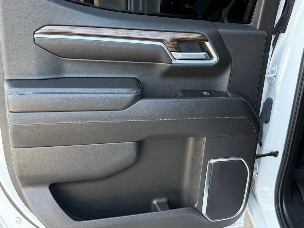 Used 2023 Chevrolet Silverado 1500 LT AWD/4WD image 24