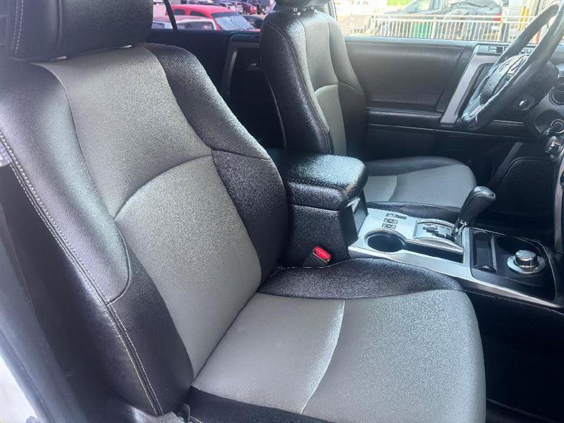 Used 2018 Toyota 4Runner SR5 Premium AWD/4WD image 30