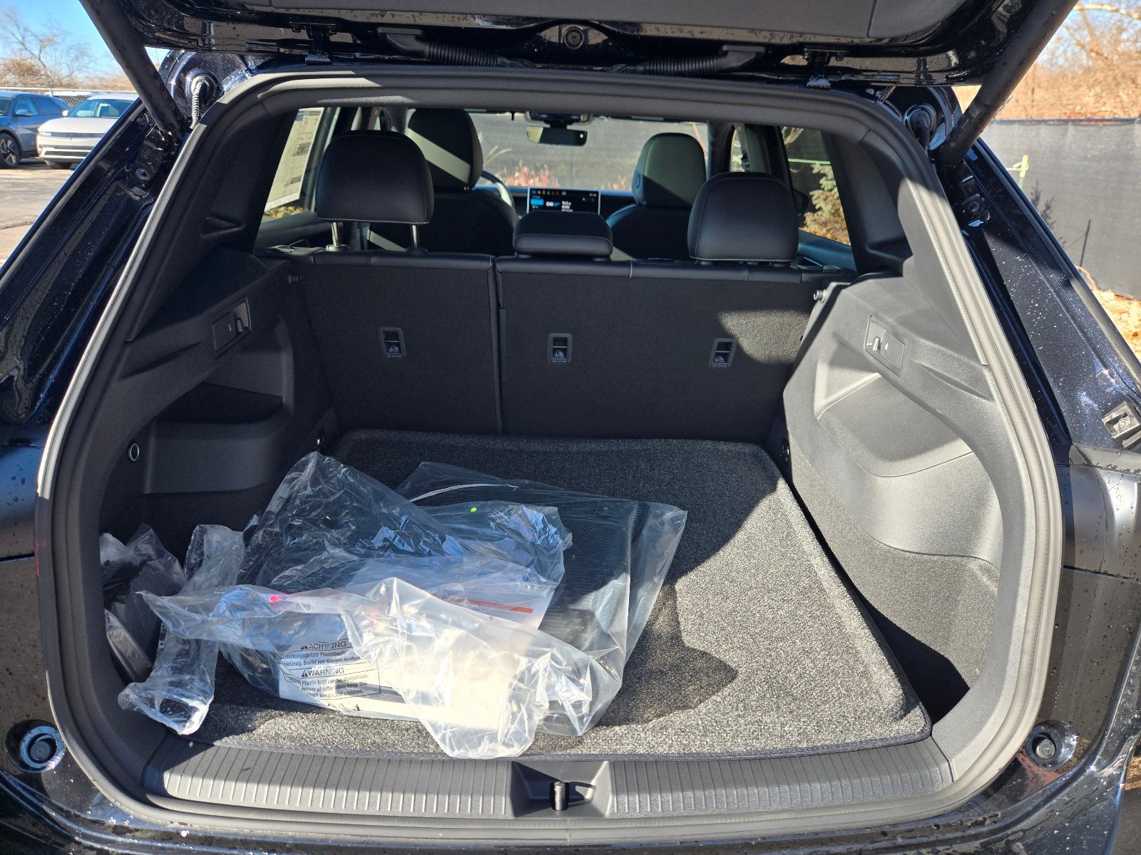 New 2026 Volkswagen Tiguan SE R-Line FWD image 12