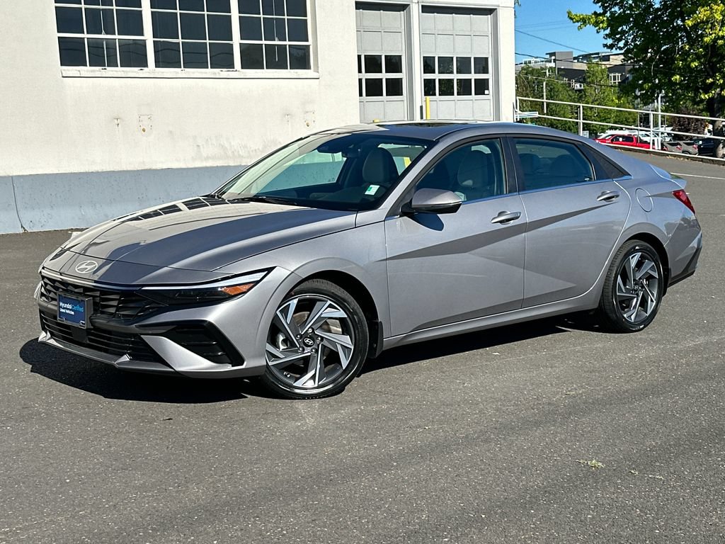 Certified 2025 Hyundai Elantra Limited FWD image 1