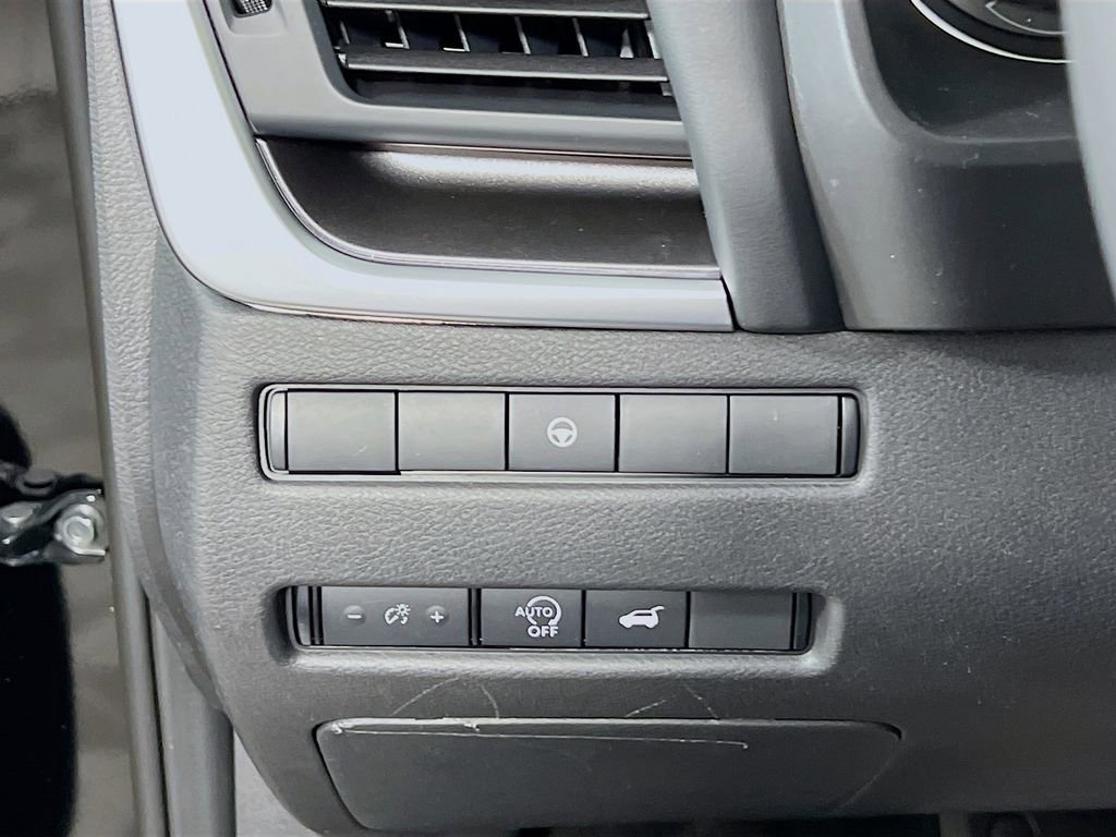 New 2026 Nissan Rogue SV AWD/4WD image 9