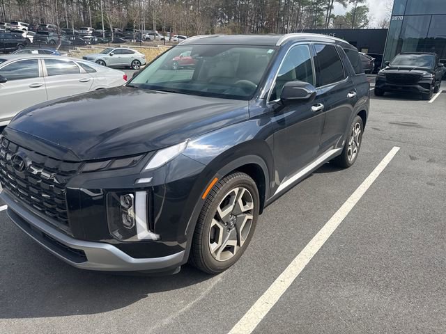 Used 2023 Hyundai Palisade Limited FWD image 2