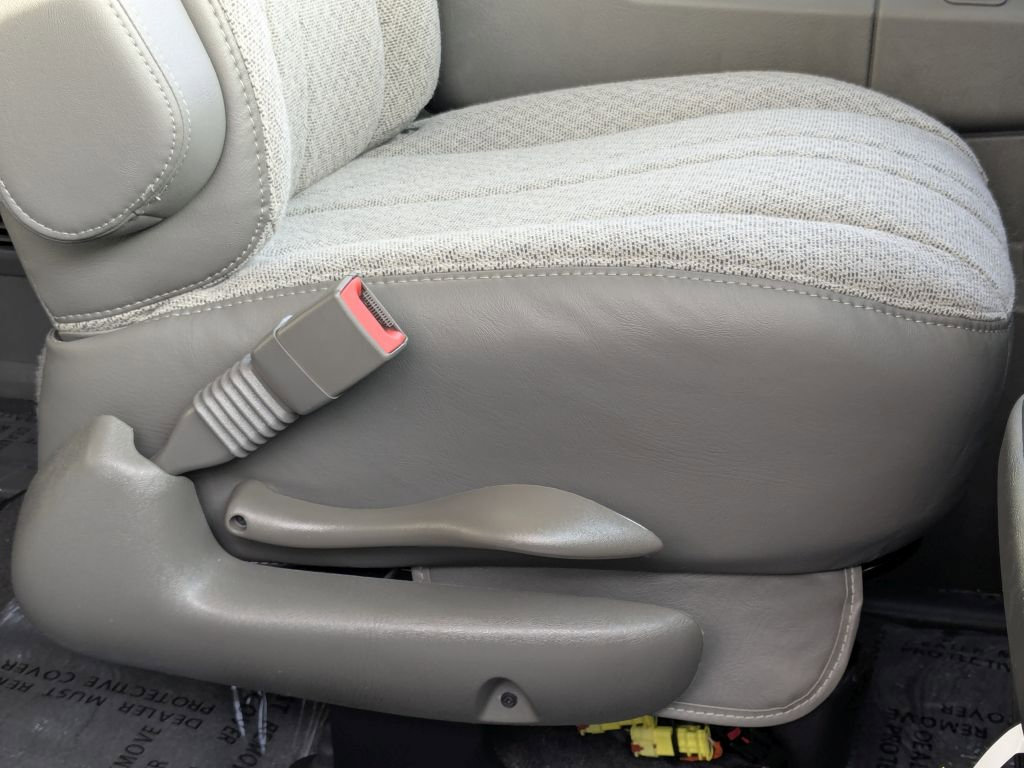 New 2025 GMC Savana 3500 LT w/ LT Preferred Equipment Group image 14