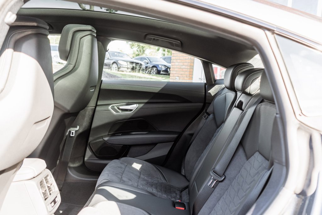 Used 2022 Audi e-tron GT Premium Plus image 21