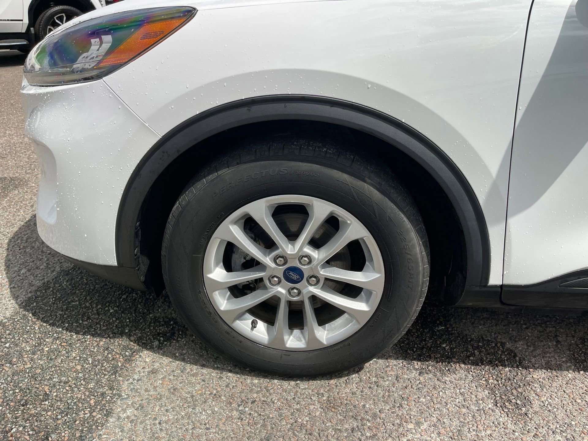 Used 2020 Ford Escape SE image 10