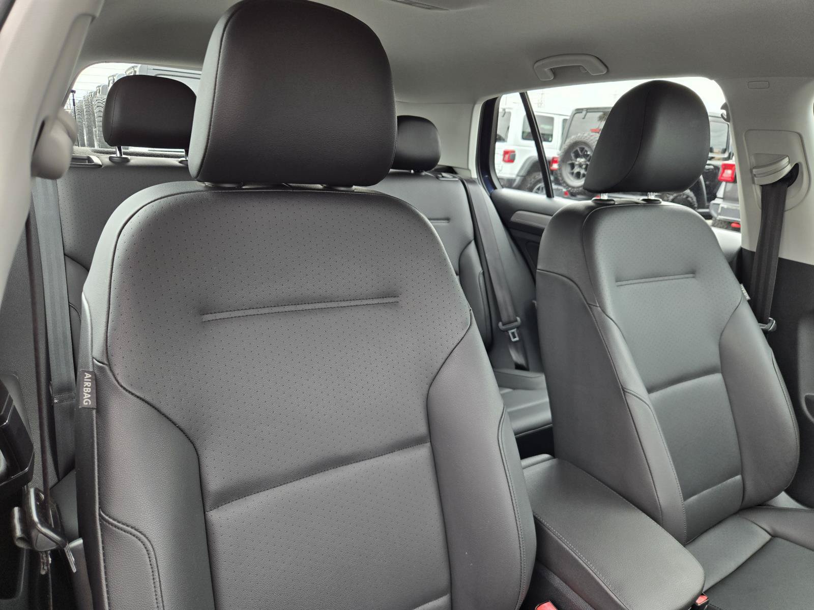 Used 2016 Volkswagen e-Golf SEL Premium w/ Driver Assistance Package FWD image 31