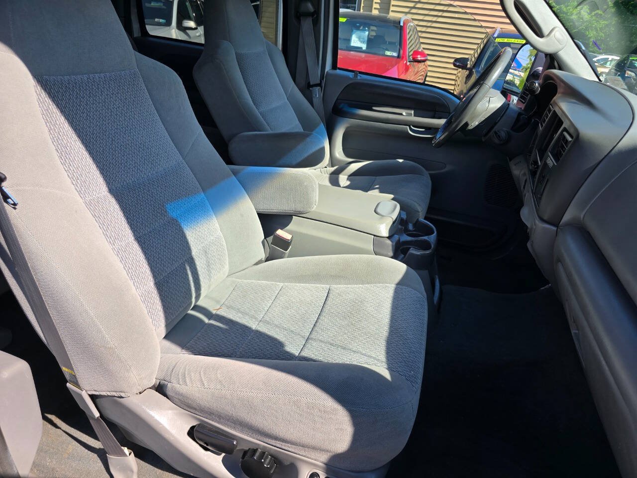 Used 2004 Ford Excursion XLT AWD/4WD image 31