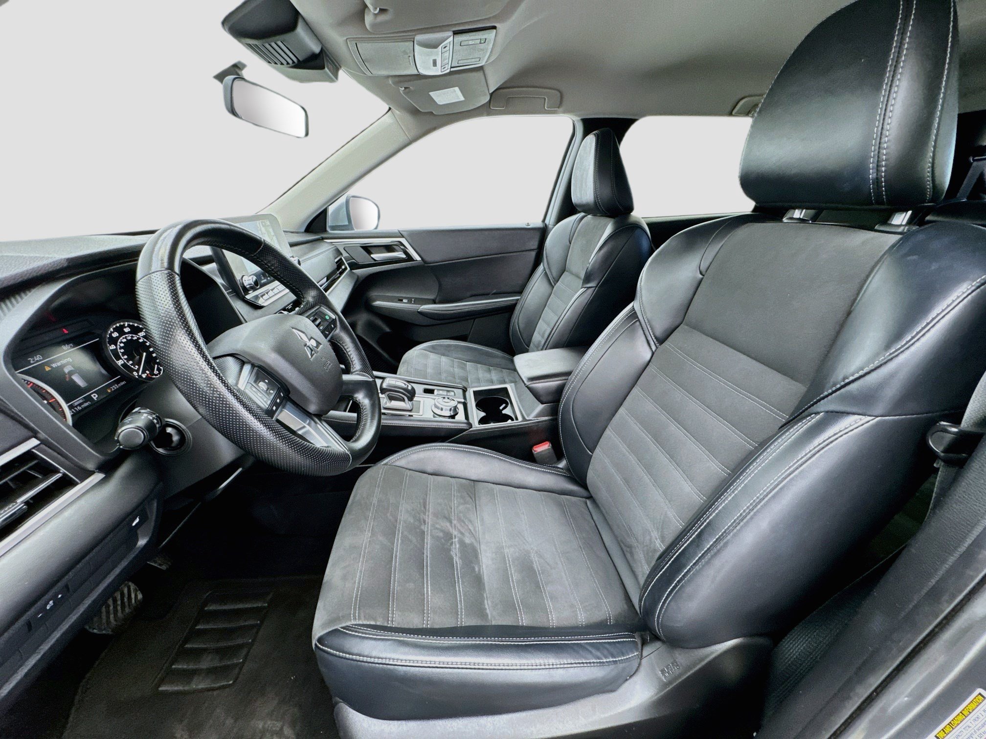 Used 2024 Mitsubishi Outlander SE FWD image 13