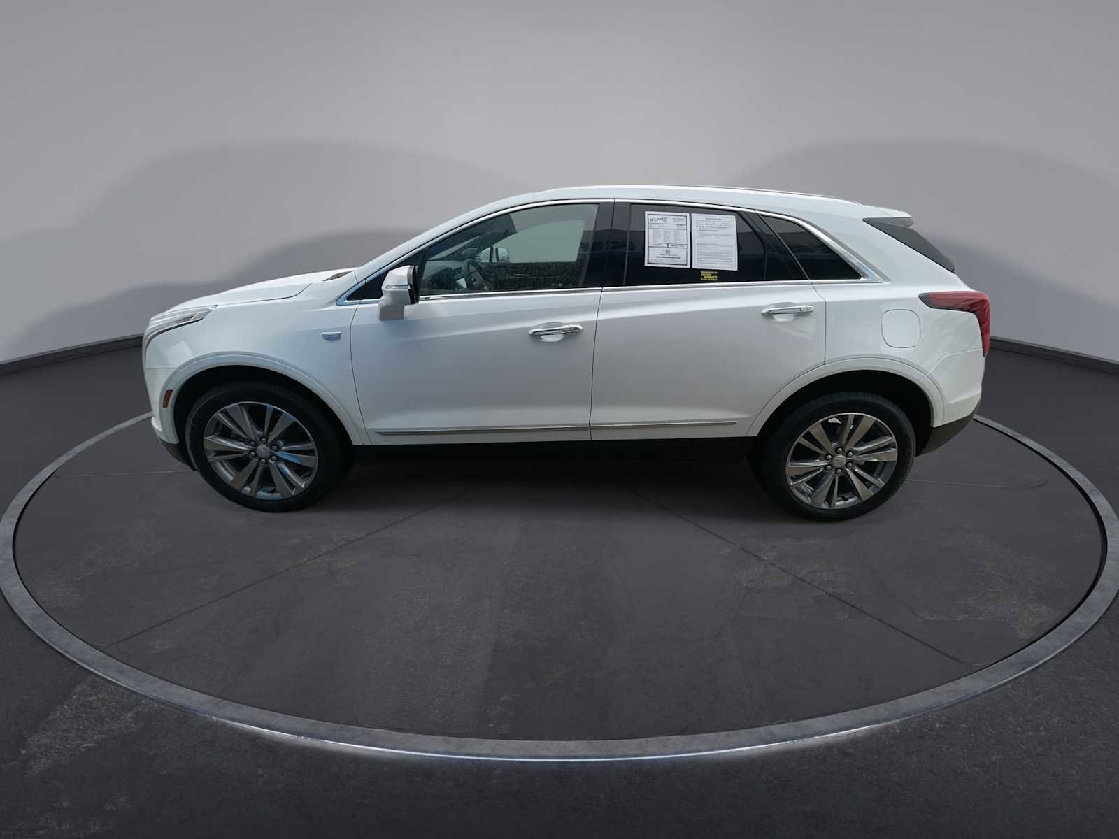 Used 2025 Cadillac XT5 Premium Luxury image 5