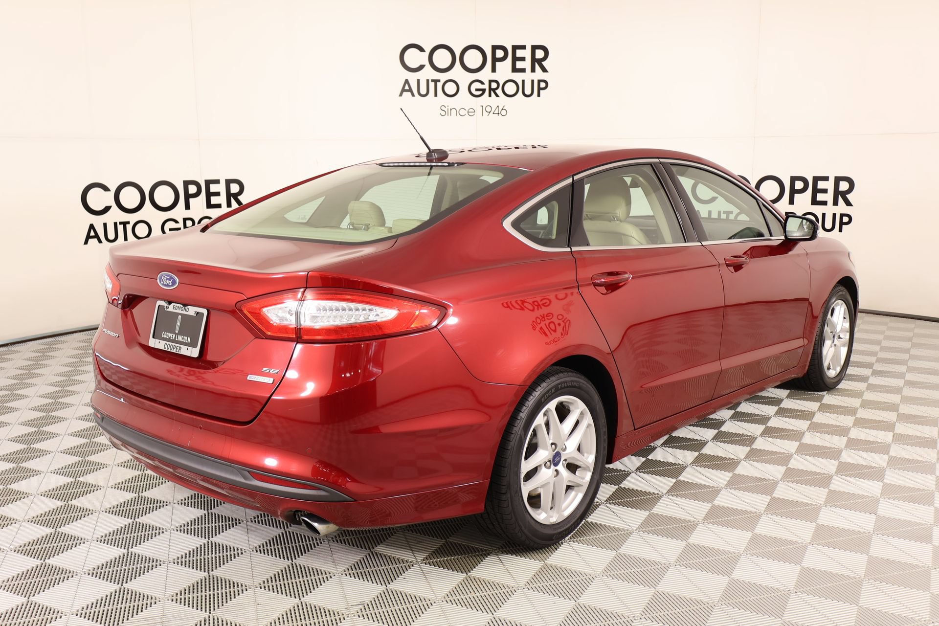 Used 2016 Ford Fusion SE w/ Equipment Group 202A FWD image 20