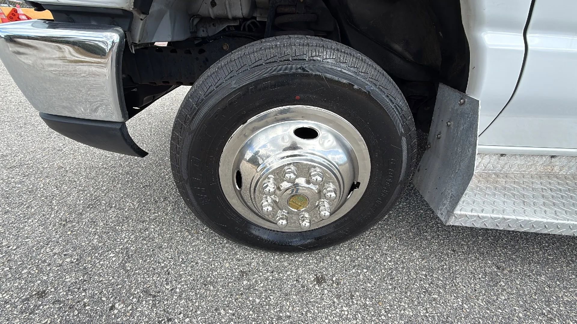 Used 2015 Ford E-350 and Econoline 350 Super Duty RWD image 17